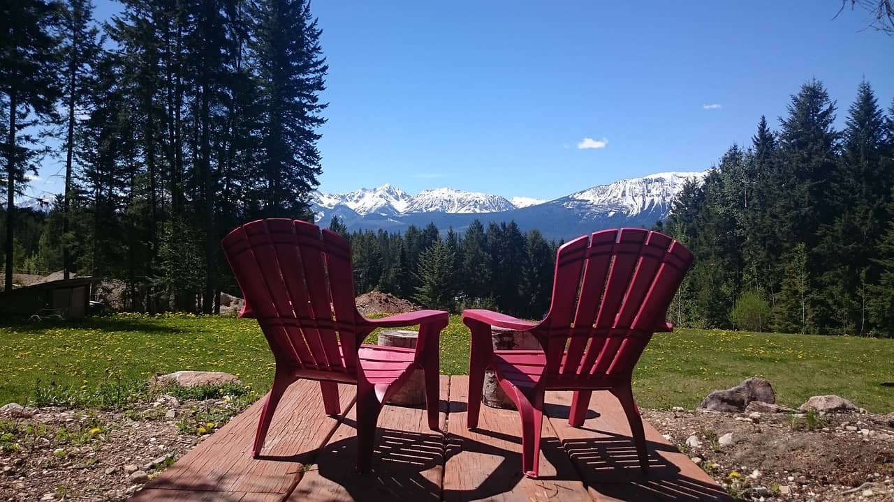 Can You Paint A Plastic Adirondack Chair?